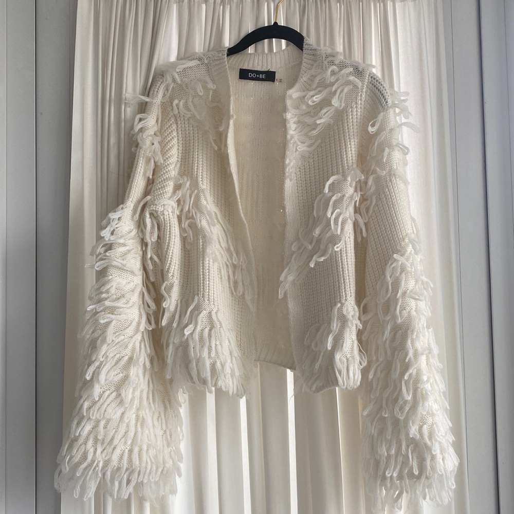 Do+Be white open blazer, super cute and great to throw on to elevate an outfit